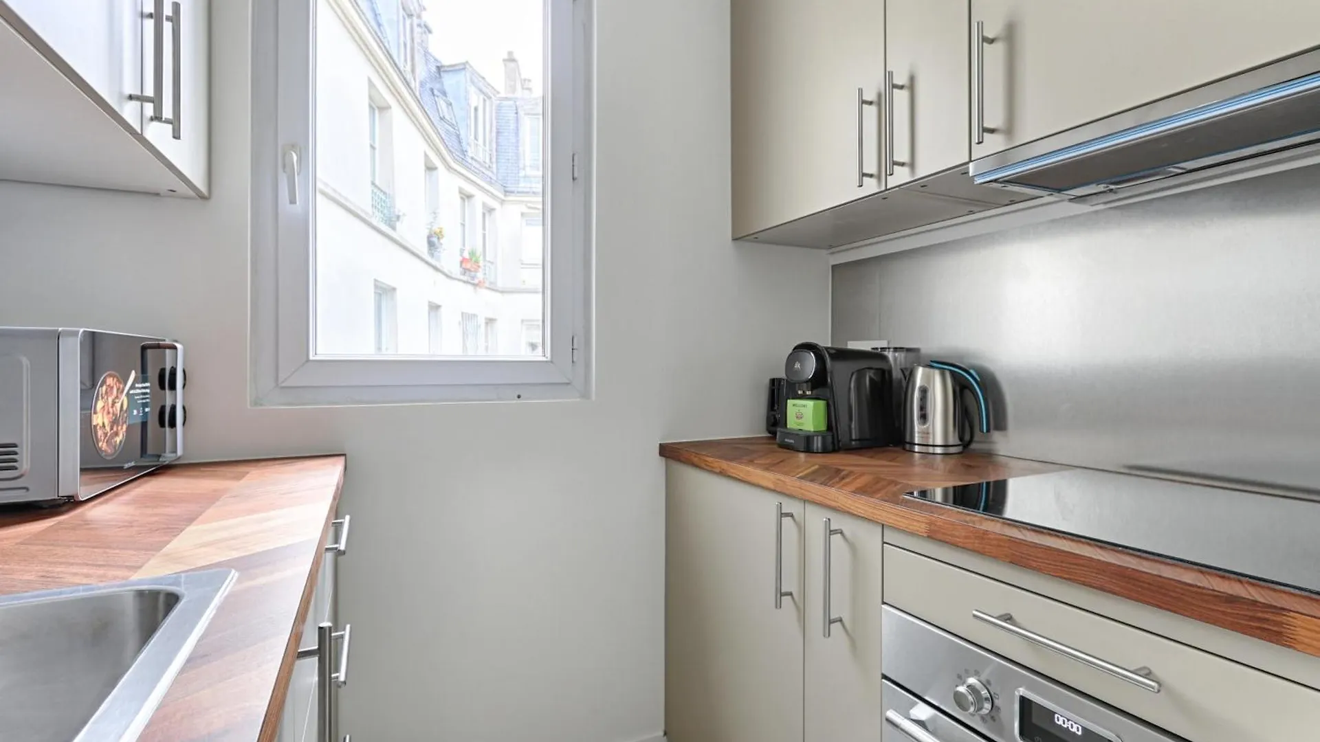 Montmartre Seveste Ii Magnifique 2br