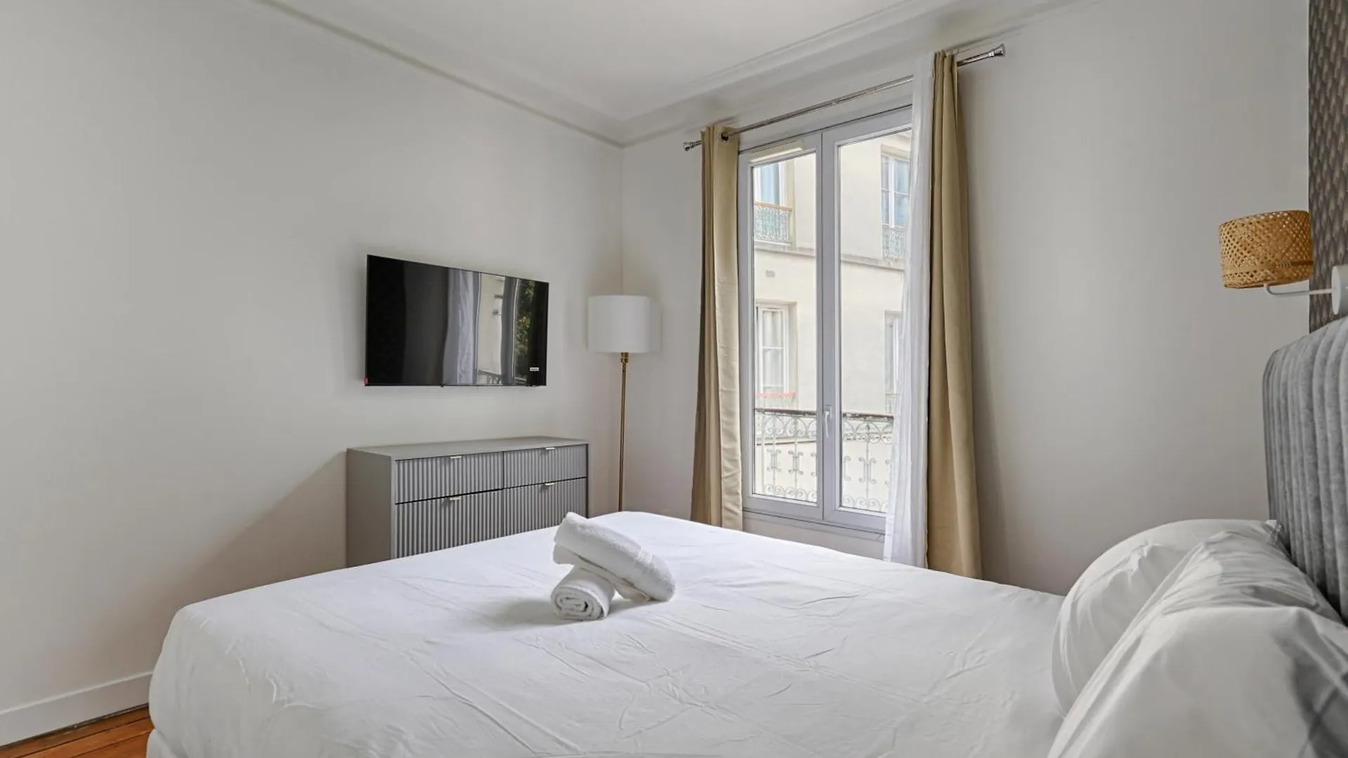 Montmartre Seveste Ii Magnifique 2br Apartman