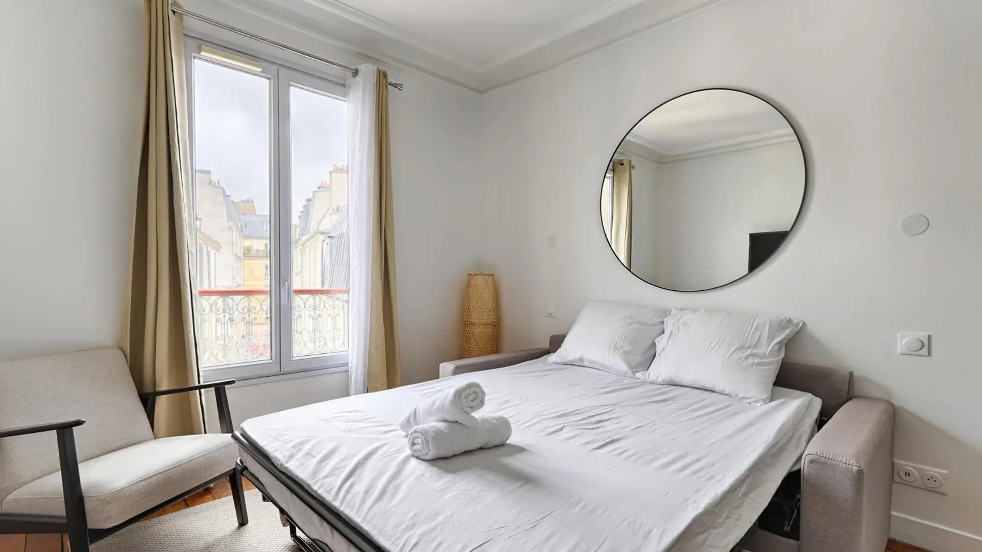 Montmartre Seveste Ii Magnifique 2br